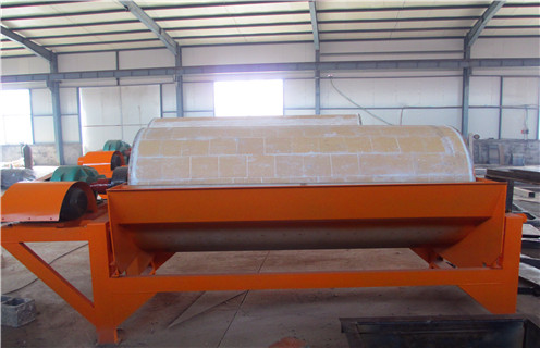 對于鋁廠赤泥如何通過磁選機設備進行選別，邀請我廠技術顧問到三門峽鋁廠考察現場