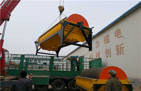 鐵礦石磁選機(jī)，鐵礦磁選機(jī)在鐵粉選別中起什么作用？廠家_鐵礦磁選機(jī)在鐵粉選別中起什么作用？磁場一般為多少_磁塊如何排列 