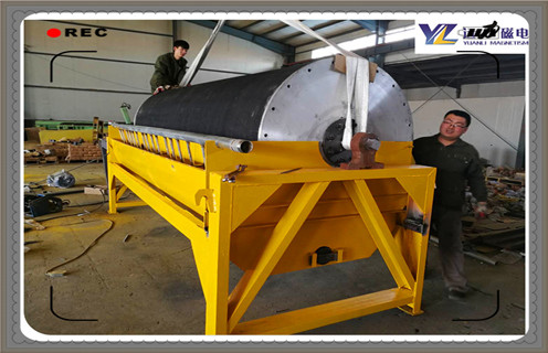 鐵粉磁選機(jī)，鐵粉磁選機(jī)的生產(chǎn)中擁有生產(chǎn)技術(shù)_鐵礦選礦磁選機(jī)磁選的重要依據(jù)大講解磁場(chǎng)一般為多少_磁塊如何排列